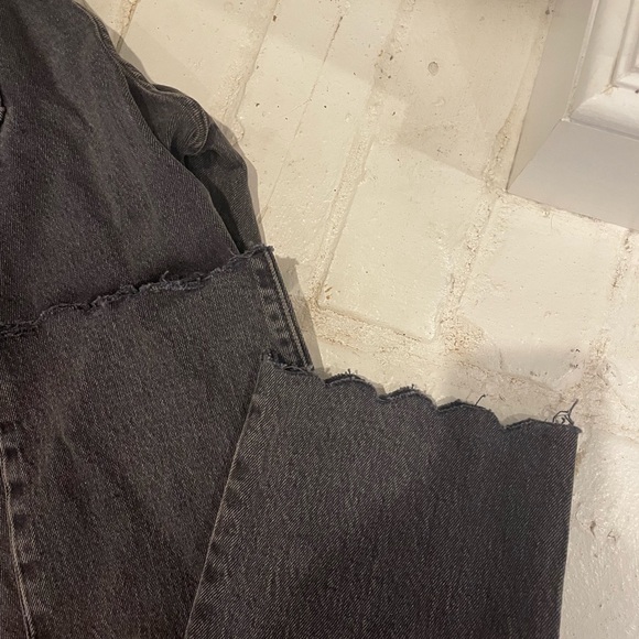 Black scalloped levis! - Picture 3 of 3